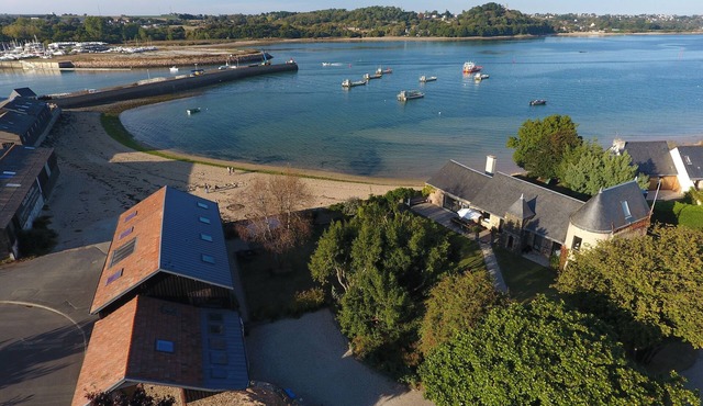 Waterfront small weddings, family reunions and corporate seminars