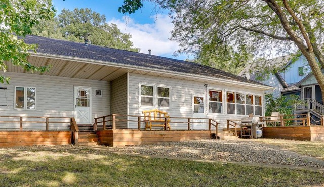 Waterfront Spirit Lake Vacation Rental w/Dock!