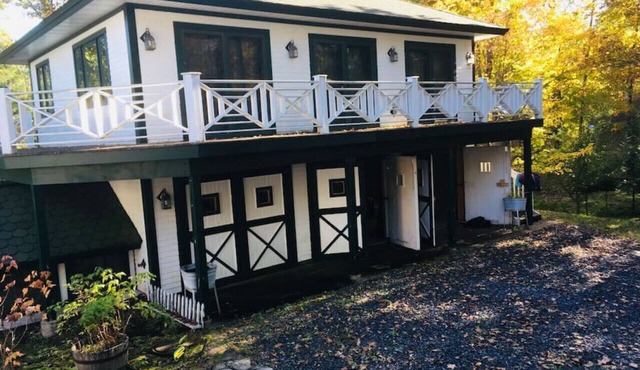 Waterfront Splendor in the Woods.