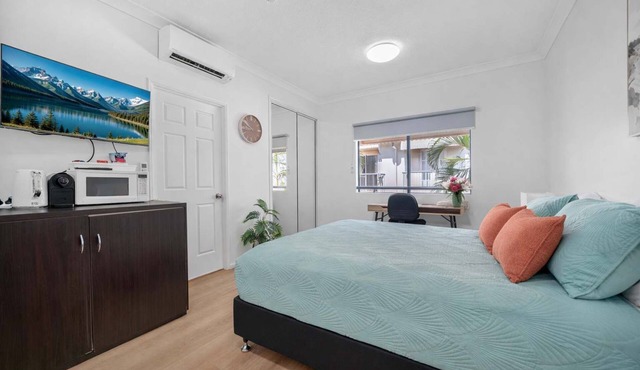 Waterfront Studio near City, Stadium & Ferry Townsville CBD