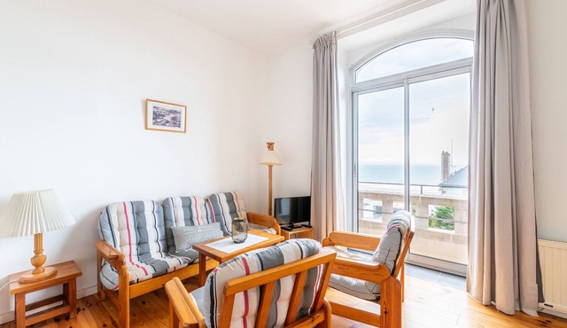 Waterfront Stay in Pléneuf-Val-André