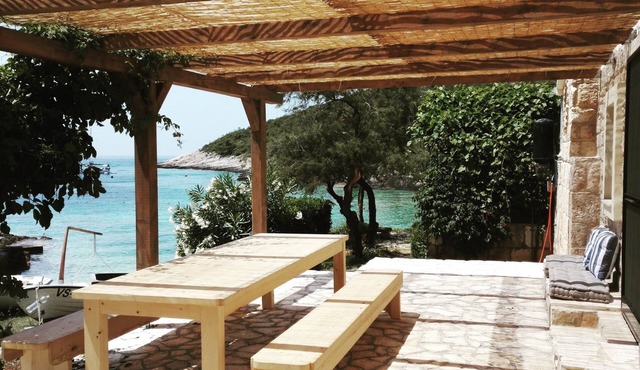 Waterfront stone house, OFF THE GRID ESCAPE