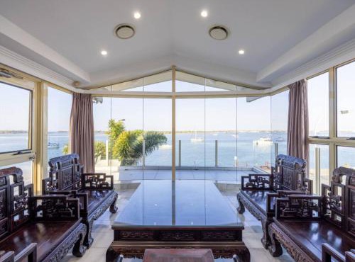 WaterFront Stunning Antique 4Rms 7Beds HolidayHome