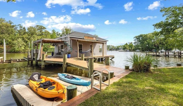 Waterfront Suite | Dock, Kayaks & Creek Access