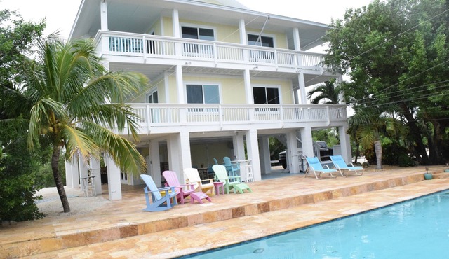 Waterfront Sunrise & Sunset Full Views! Pool, dock, lift, Industerial Ice Maker