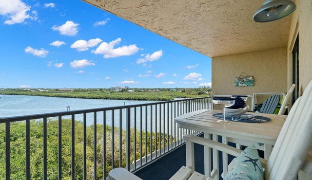 Waterfront! Tennis/Pickleball, Pool, Grill, Putting Green, FREE Activities! ~ 508 Bayshores
