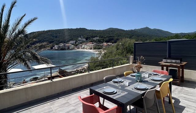 Waterfront terrace flat - Breathtaking sea view -