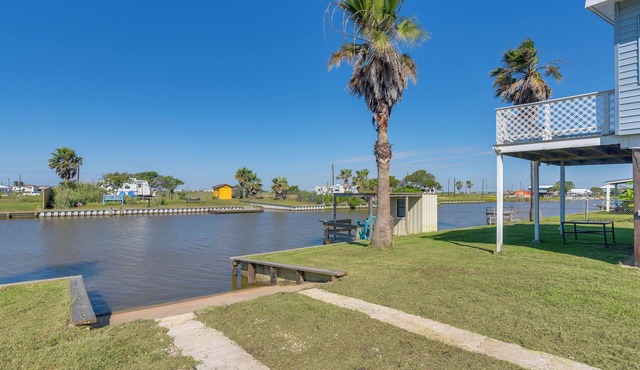 Waterfront Texas Abode w/Boat Ramp, Pets Welcome