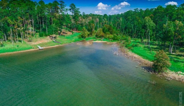 Waterfront @ Tiger Creek Retreat Sleeps 16