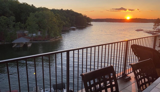 Waterfront Top Corner Unit,Amazing Sunset Views,Pool&Slide,Marina,Golf, 3 bedrms