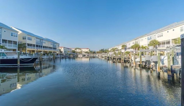 Waterfront Townhome w/Garage – St. Pete