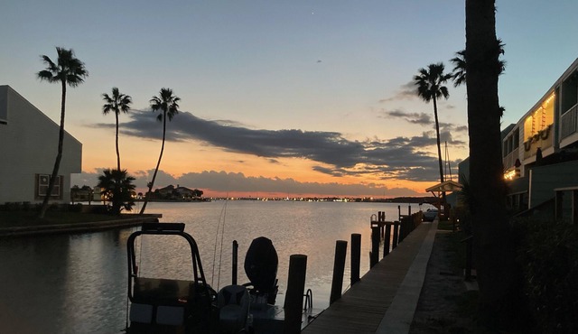 Waterfront townhouse in Key Allegro with boat slip