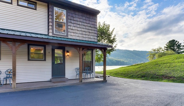 Waterfront Townhouse with Dock and Well-Appointed Deck - Close to Skiing