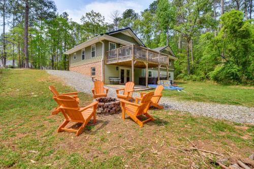 Waterfront Townville Home Hot Tub and Lake Access!