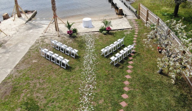 Waterfront Two Houses, Sandy Beach, 11 bedrooms, 6 bath, Sleep 31