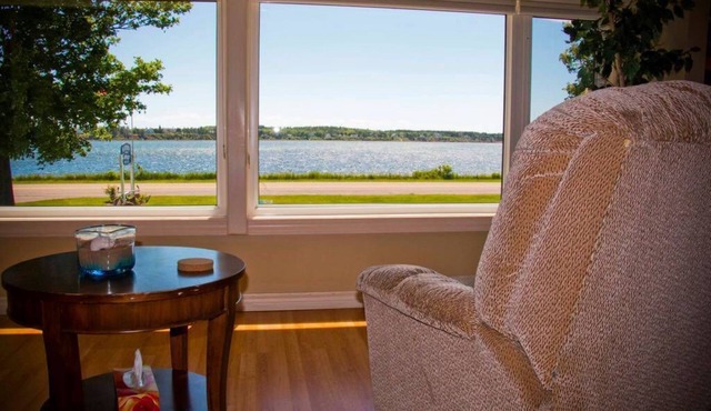 Waterfront Vacation Home-Laundry inside、Air Conditioner-Perfect location！