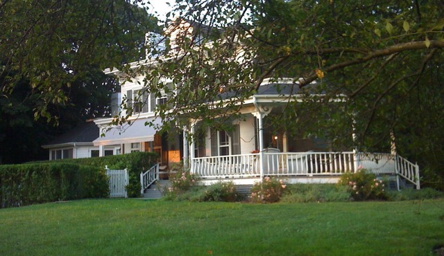 Waterfront Victorian farmhouse with heated pool and deepwater dock