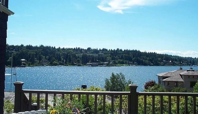 Waterfront View Cottage w/ Lake WA Water Access—