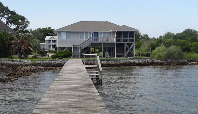 Waterfront! View of Cape Lookout!