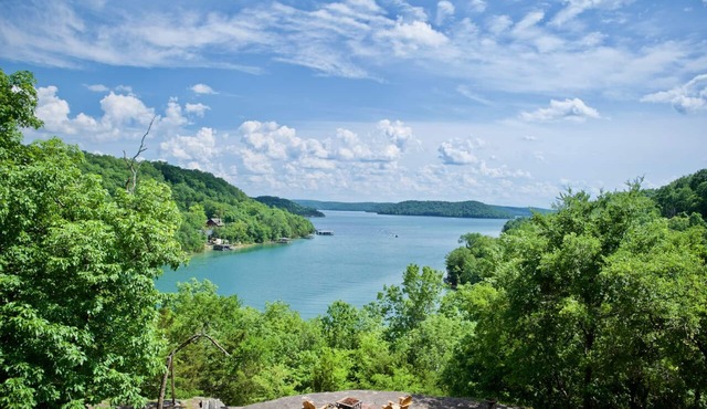 Waterfront VIEW! Pontoon Boat, Kayaks, Canoe, Paddleboards. Pet-friendly.