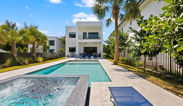 Waterfront Villa w/Heated Pool + 60’ Dock
