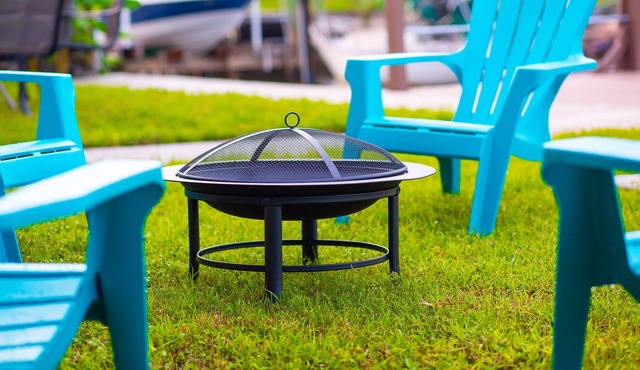 Waterfront Villa, Family Friendly and a boater's paradise