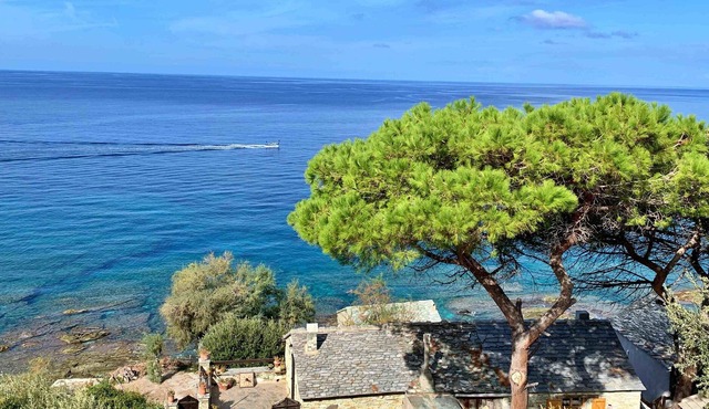 Waterfront villa with exceptional view