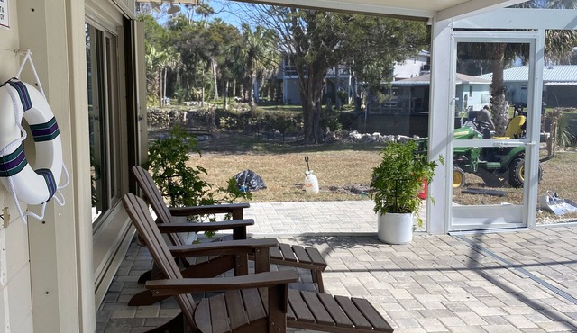 WATERFRONT w/pool,2 docks,boat ramp,pet friendly,mins from Gulf & CRYSTAL RIVER