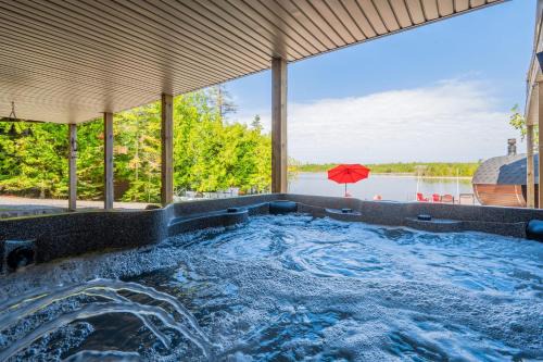 Waterfront w sauna, hot tub and boat slip