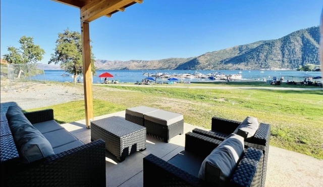 Waterfront Wapato Point Townhome w/Resort Access