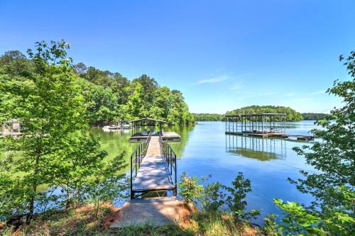 Waterfront West Point Lake Cabin with Private Dock!