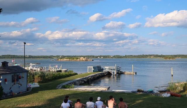 Waterfront Westport Retreat Dock-Outdoor Shower- 5BR + Bonus Loft- Near Beaches