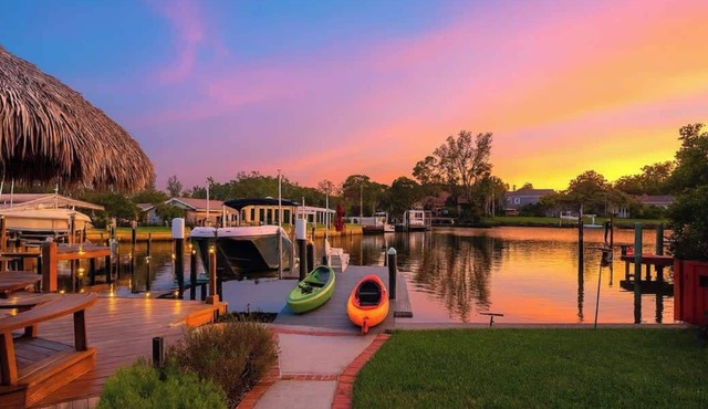 Waterfront with Dock, Heated Pool, Kayaks, Games