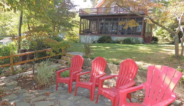 Waterfront - Wonderful View, Spacious, Relaxing, Lovely Front Porch and Deck
