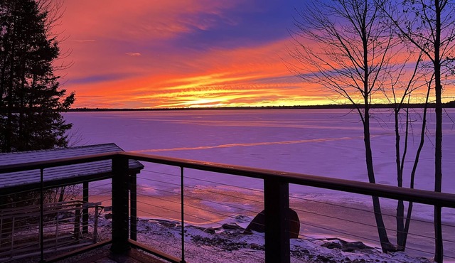 Waterfront woodland retreat on gorgeous Lake Winnecook!