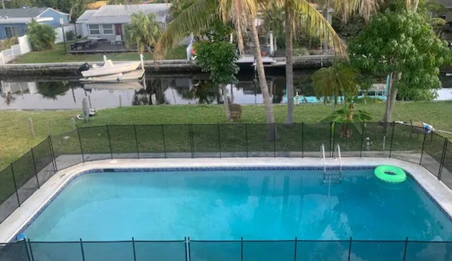 Waterfront Zebra styled Black & White villa w pool !!!