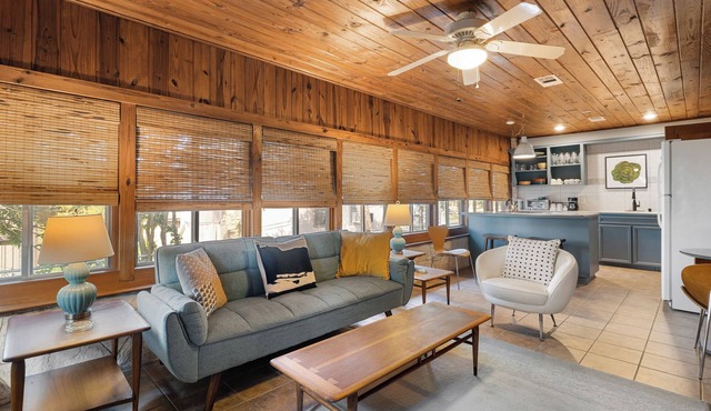 Waterlily Serenity - 2 Bedroom-Creekside