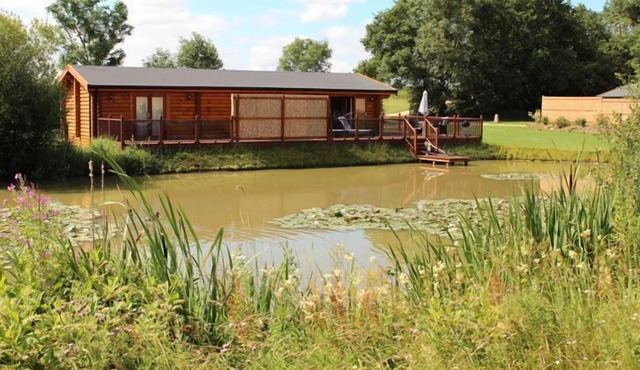 WATERLILY - sleeps 2 guests in 1 bedroom