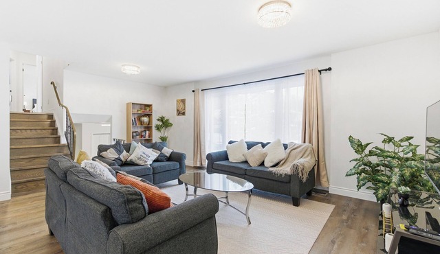 Waterloo+ Rec room +Workspace+ Park+ Deck+ Free Parking+ St. Jacobs Market