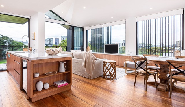 Waterloo - Sunny Modern Urban Sanctuary