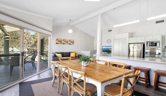 WATERMARK #17 | Pool in complex | Accom Holidays