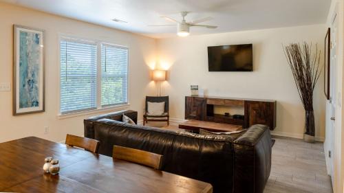 Watermen's Cabana 2B - 2-Bed, 1-Bath - Walk To BEACH Access & PET Friendly!