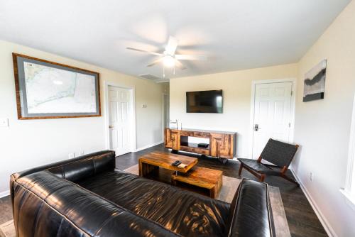 Watermen's Cabana 3A - 3-Bed, 2-Bath Apartment - Walk To BEACH Access & PET Friendly!