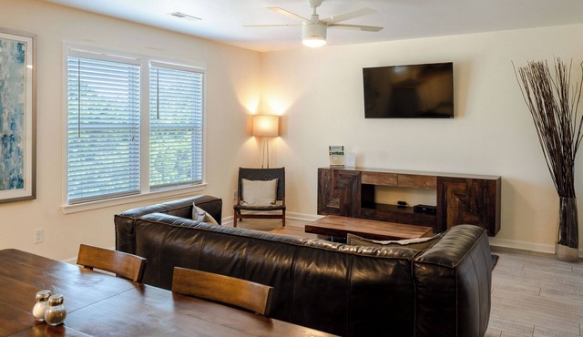 Watermen's Retreat 2-Bed Cabana - Walk to BEACH & DOG Friendly!