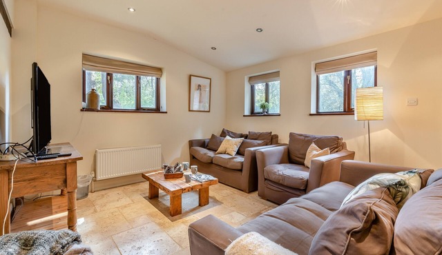 Watermere Barn - Three Bedroom House, Sleeps 6