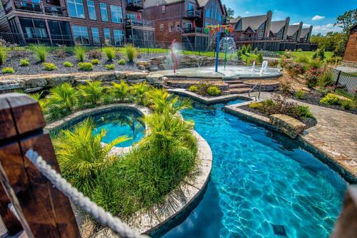 WaterMill Cove Resort Luxury Lakefront Villa By Silver Dollar City Theatre Room POOL Lazy River