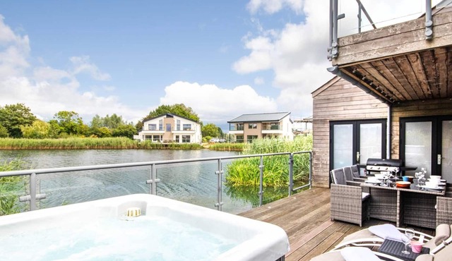 Waters Edge 04, Waterside Lodge (P)