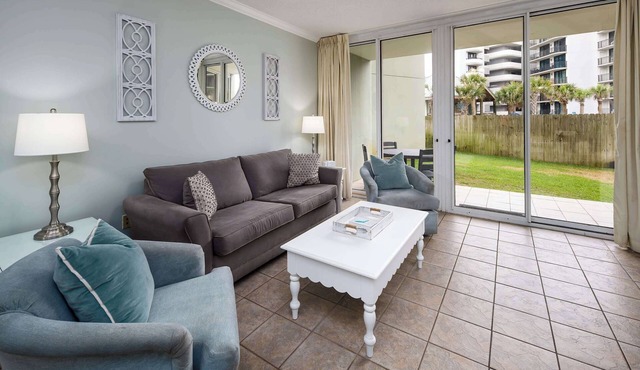 Waters Edge 102, Large 1st floor condo/🏖️Beach Service