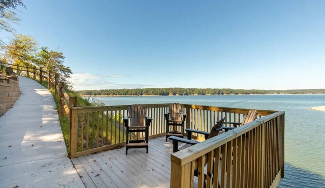 Water’s Edge – Best Lake Views! 3BR Cabin w/Dock & Game Room