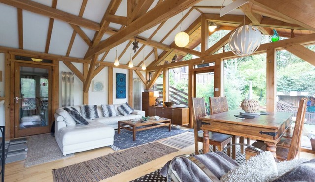 Waters edge boathouse Rudyard lake short breaks kayaks fishing hottub n